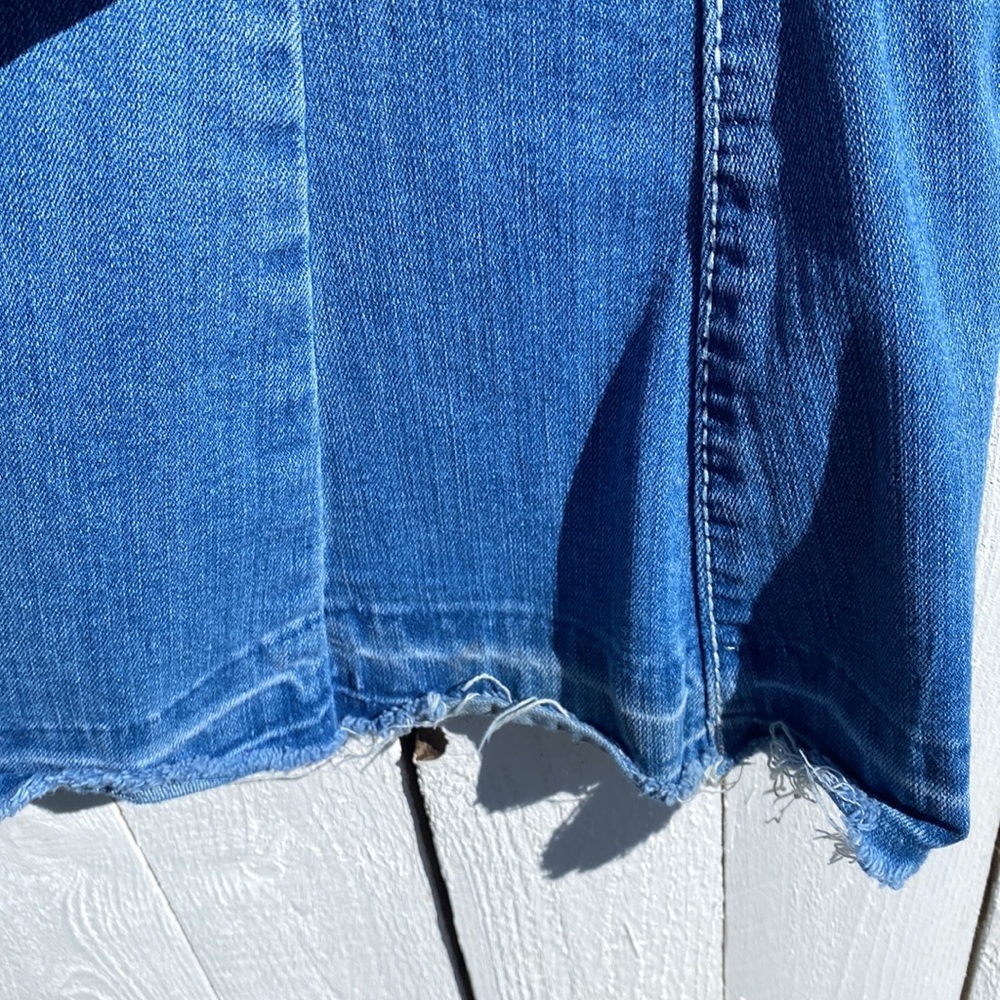 Ariya Jeans - Picture 10 of 14
